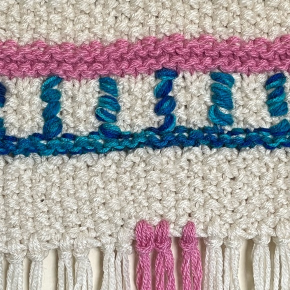 Knitted wall hanging. - Picture 3 of 4